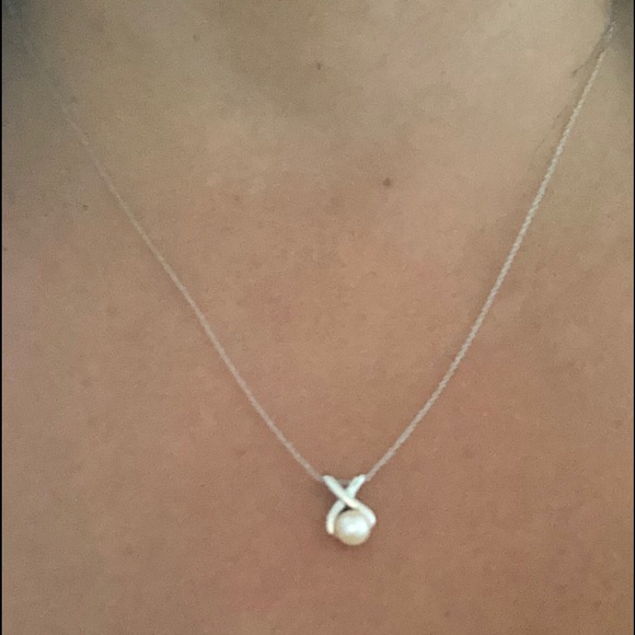 10k white gold pearl pedant on chain - Picture 5 of 5